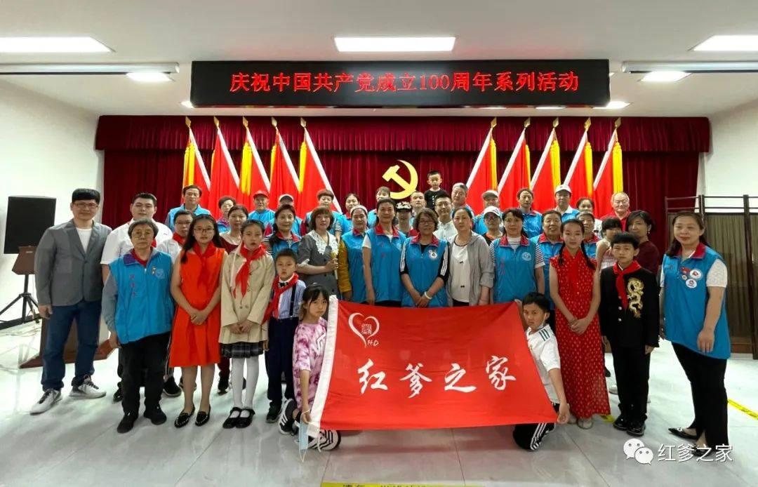 共建平安连心桥，绘就世纪新“枫”警！
