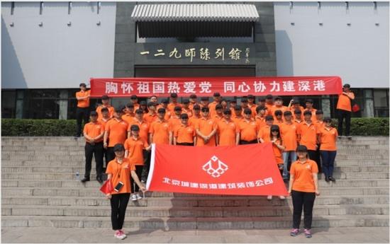 玄凤鹦鹉母鸟为什么把20天幼鸟头上的羽管啄掉？游戏画面